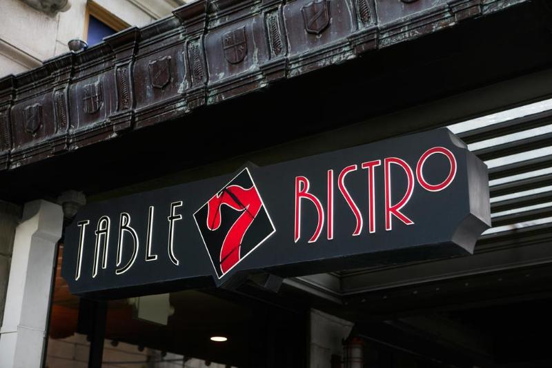 Club Quarters Hotel Downtown, Houston