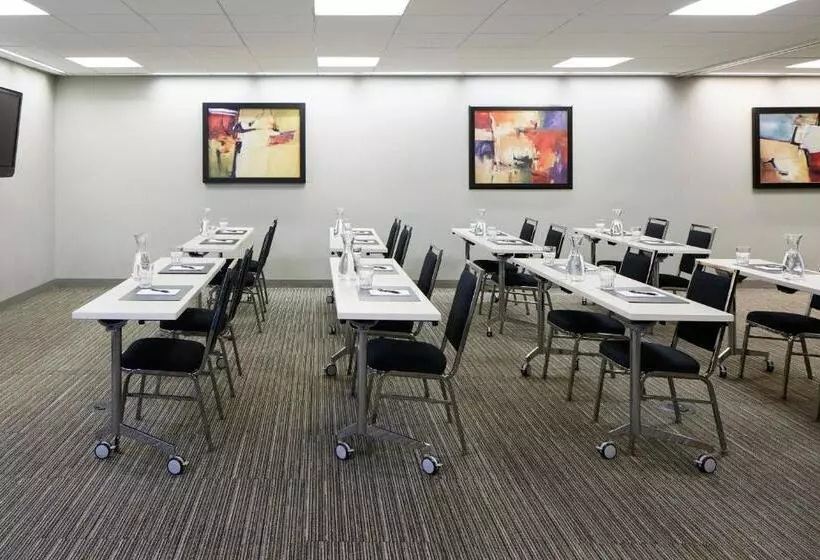 Club Quarters Hotel Wacker At Michigan, Chicago