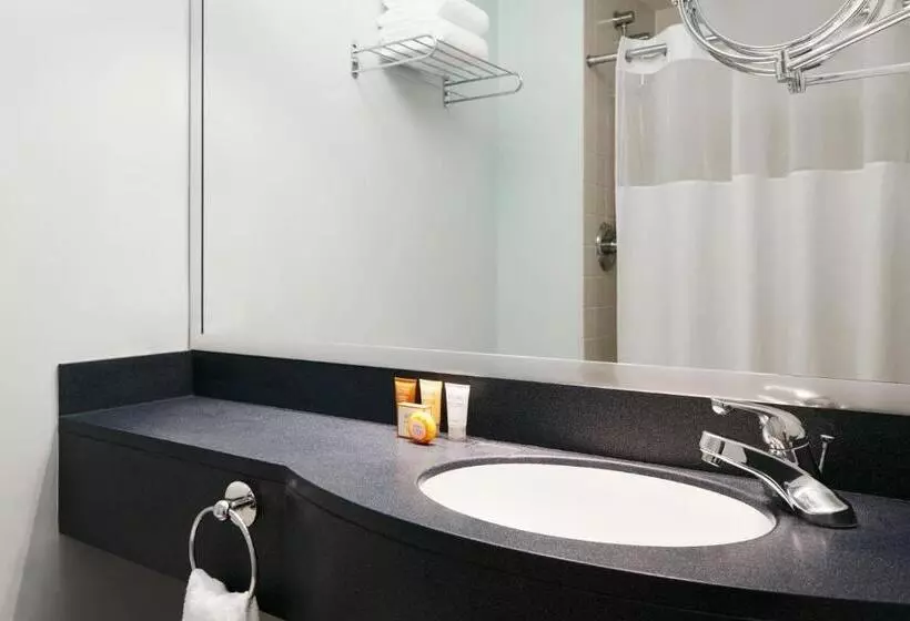 Club Quarters Hotel Wacker At Michigan, Chicago