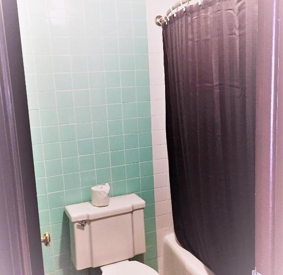 בית מלון כפרי Hickory House Inn