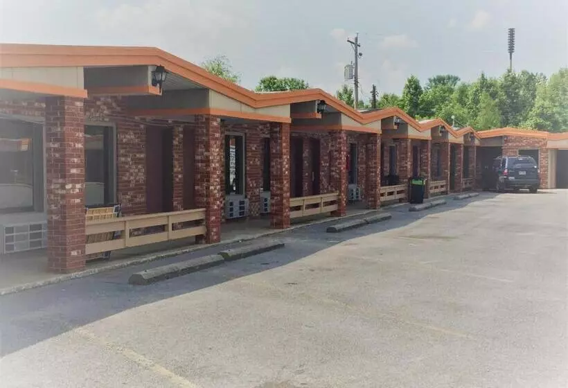 호텔 Hickory House Inn