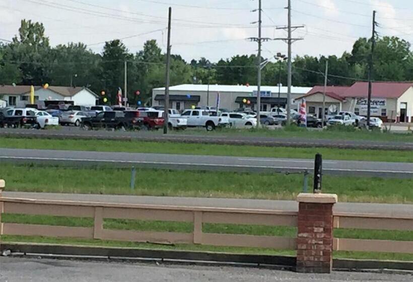 בית מלון כפרי Hickory House Inn