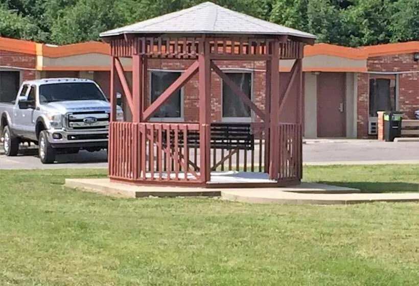 호텔 Hickory House Inn