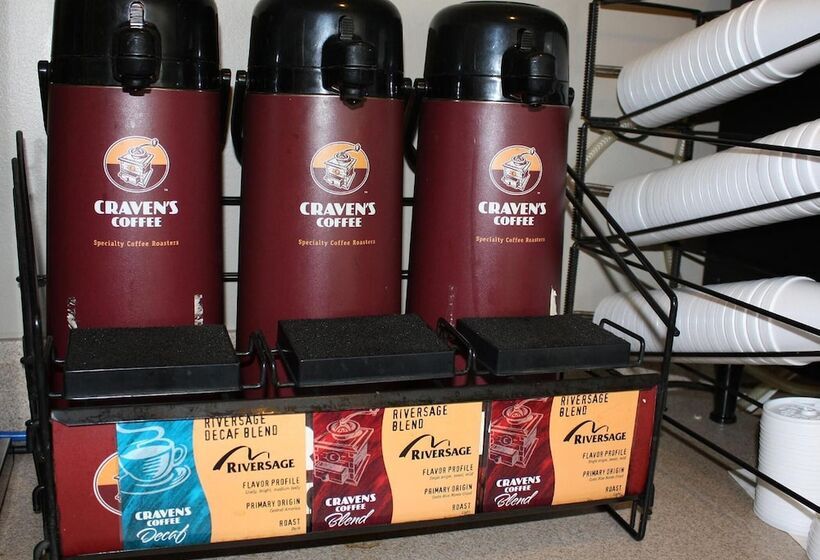 فندق Hilltop Inn By Riversage