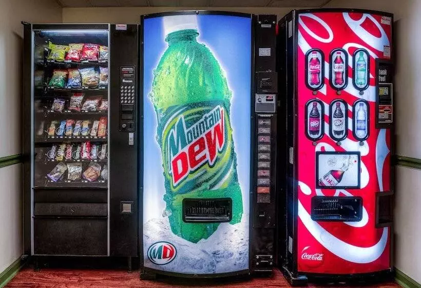 Отель Intown Suites Extended Stay Greenville Nc