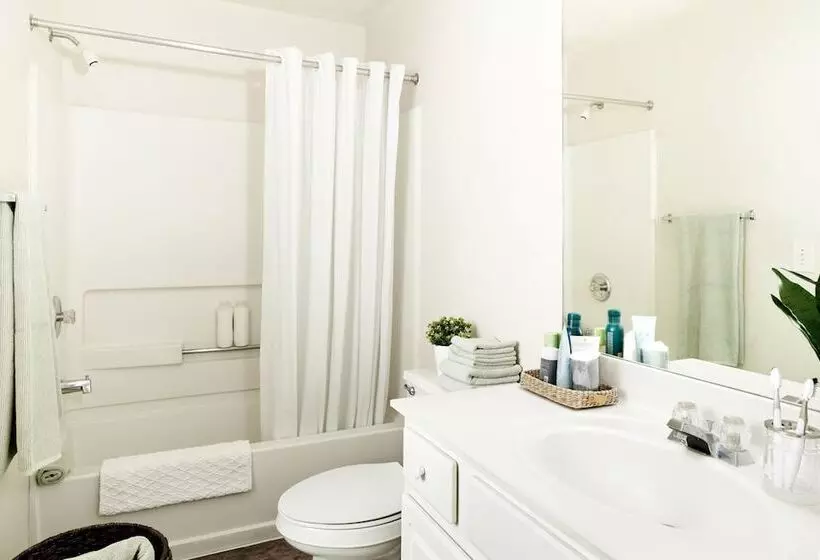 Отель Intown Suites Extended Stay Greenville Nc