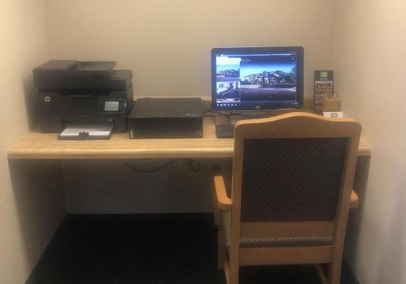 فندق Kelly Inn And Suites Mitchell