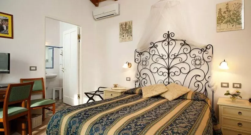 Отель Del Borgo