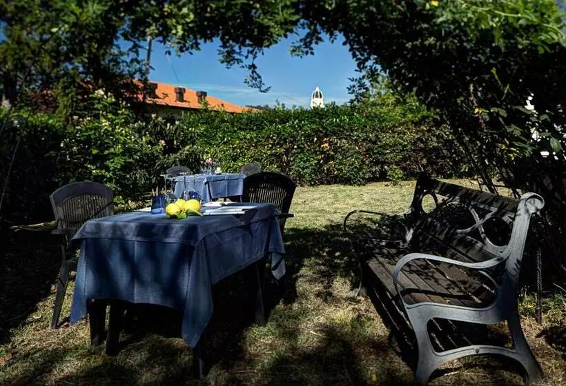 Отель Del Borgo