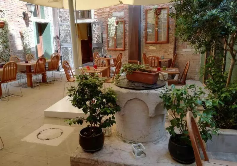 هتل Locanda La Corte