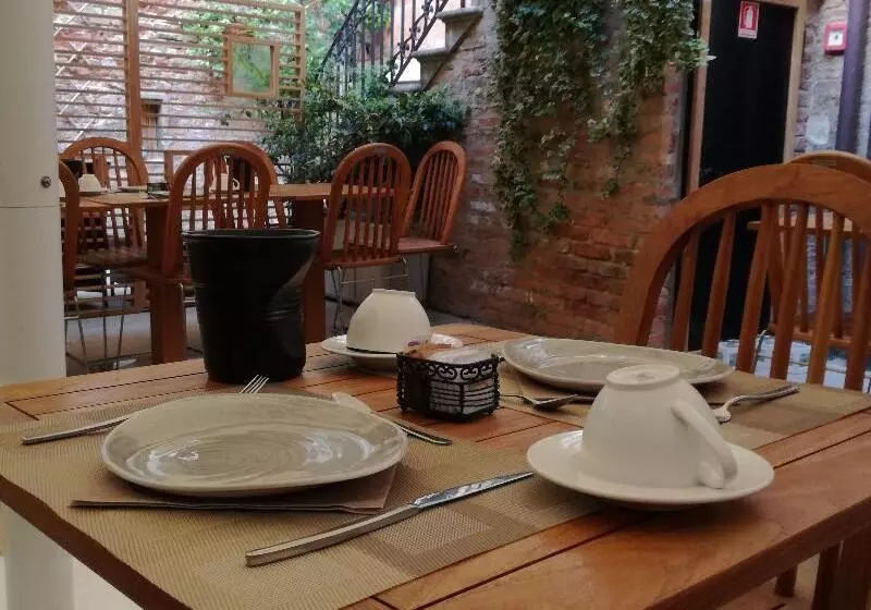 هتل Locanda La Corte