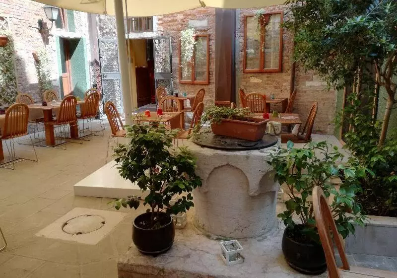 هتل Locanda La Corte