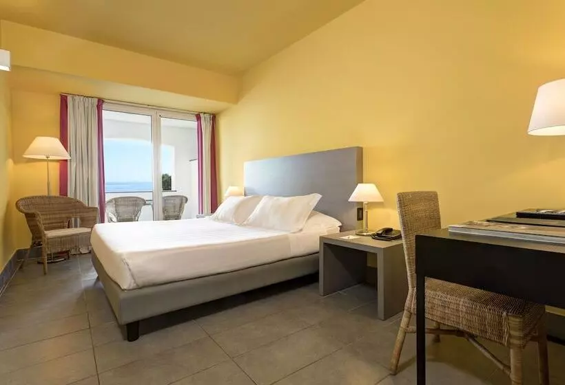 Отель Punta San Martino