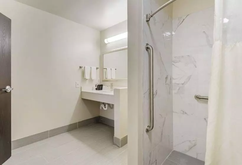 هتل Suburban Studios Lavale Cumberland