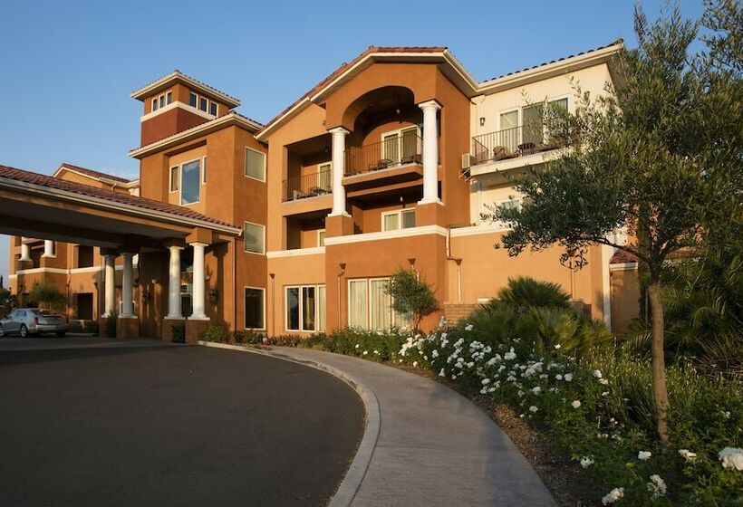 בית מלון כפרי South Coast Winery Resort & Spa