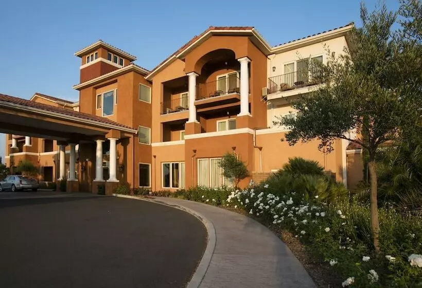 Отель South Coast Winery Resort & Spa