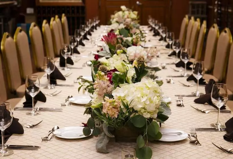 Отель South Coast Winery Resort & Spa