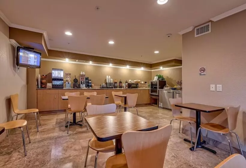 هتل The Views Inn Sedona