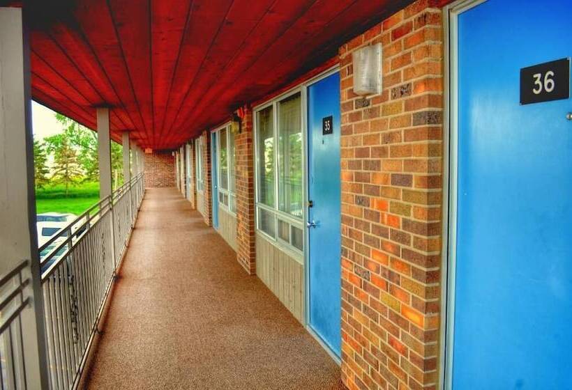 Hotelli Thunderbird Lodge