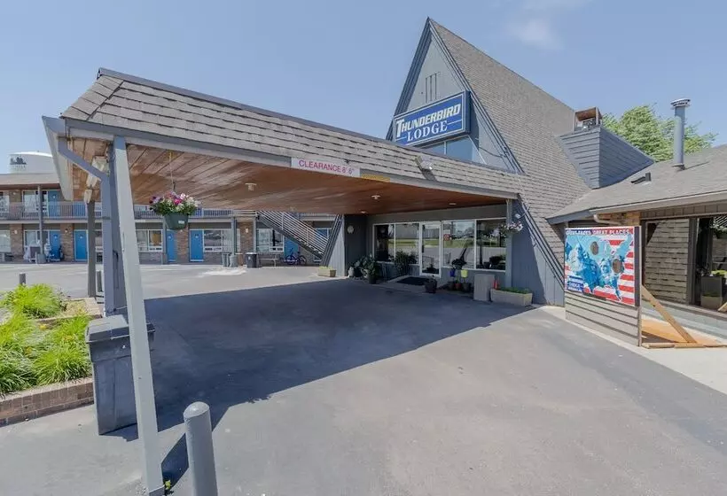 هتل Thunderbird Lodge
