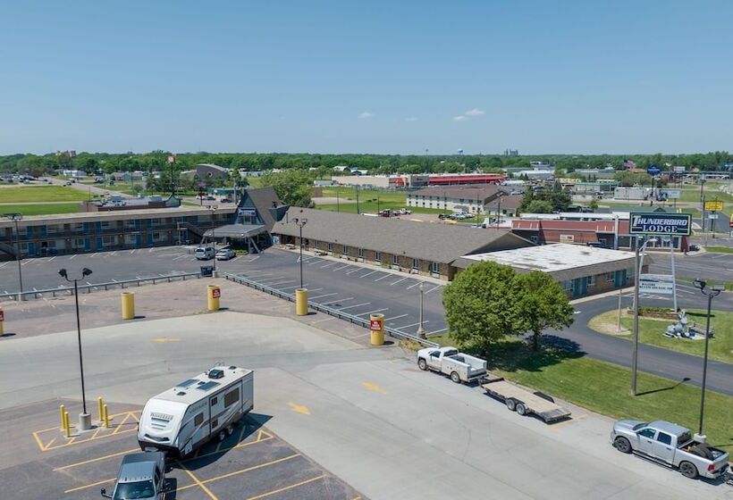 Hotelli Thunderbird Lodge