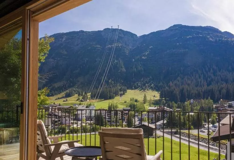 Arla Luxury Home