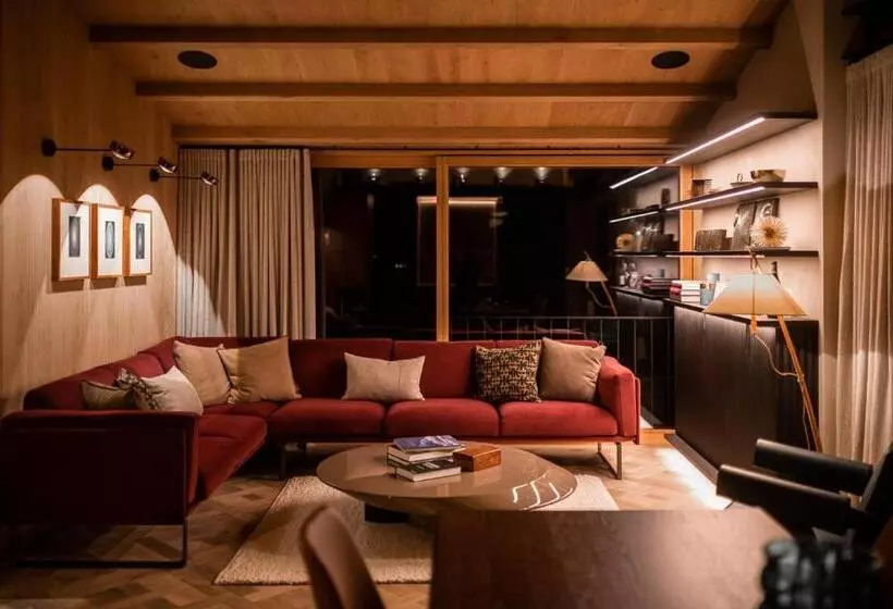 Arla Luxury Home
