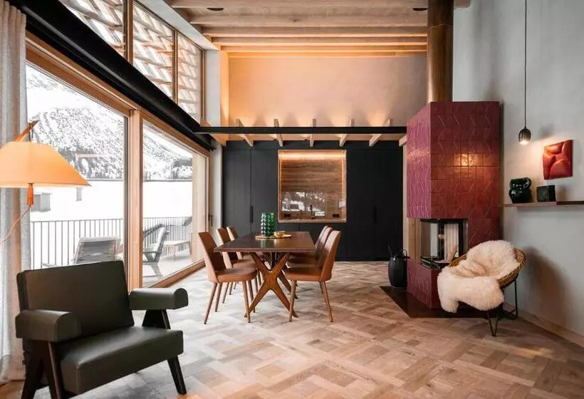 Arla Luxury Home