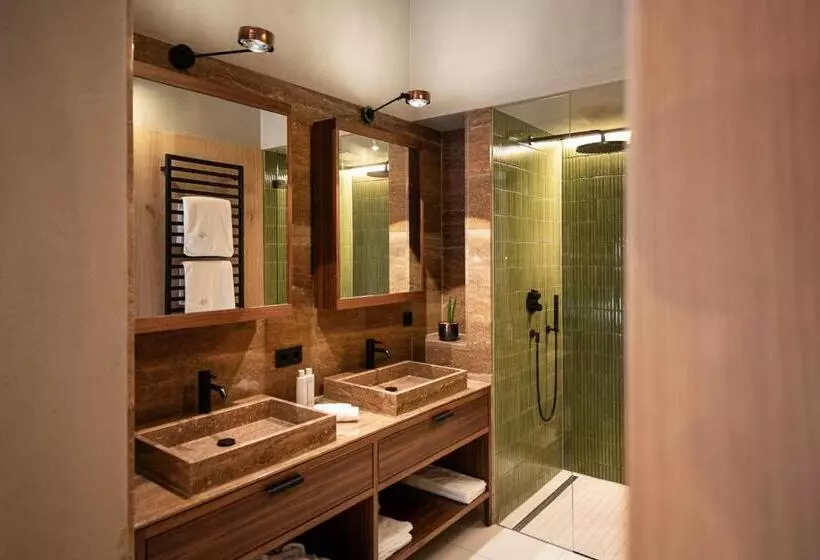 Arla Luxury Home