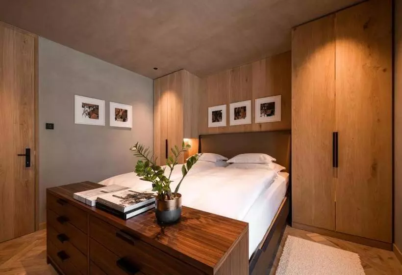 Arla Luxury Home
