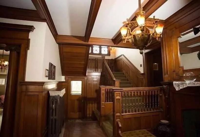 Aamiaismajoitus (B&B) Cartier Mansion