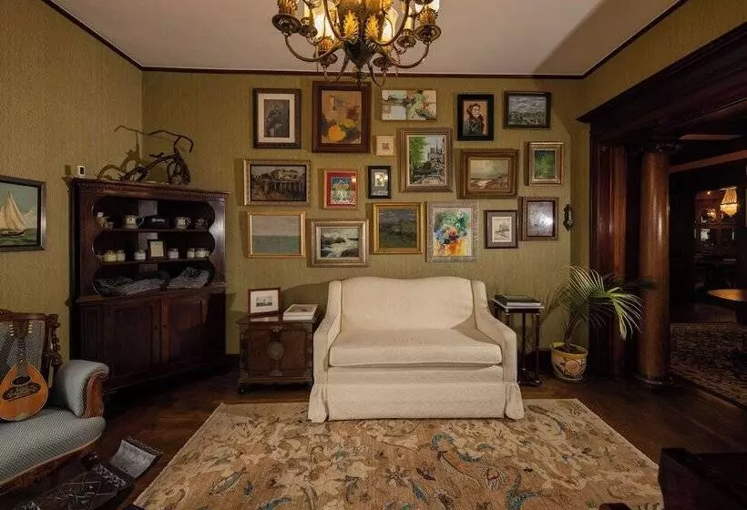 Aamiaismajoitus (B&B) Cartier Mansion