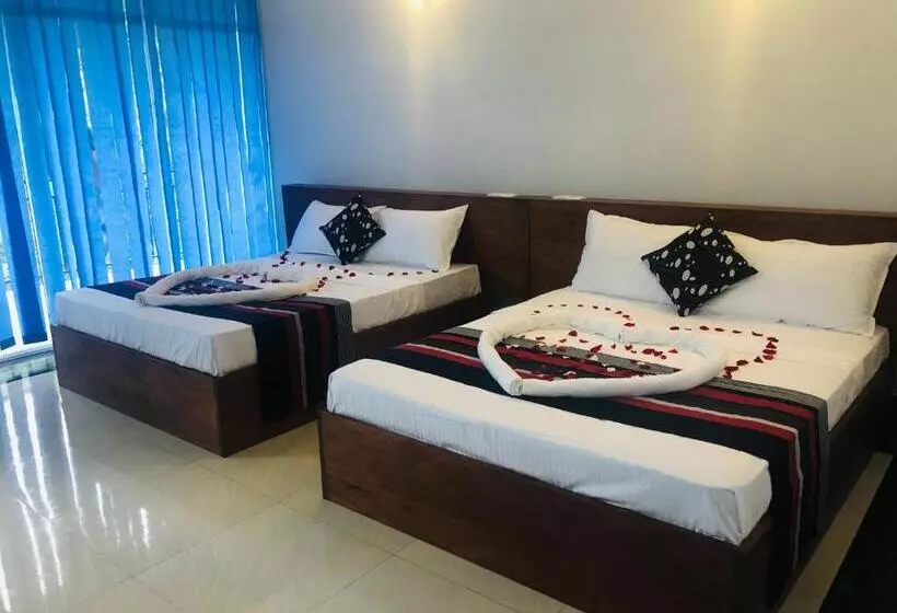 Boo Kirinda Holiday Resort