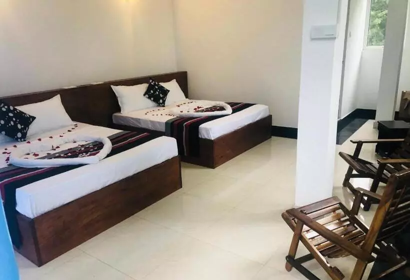 Boo Kirinda Holiday Resort