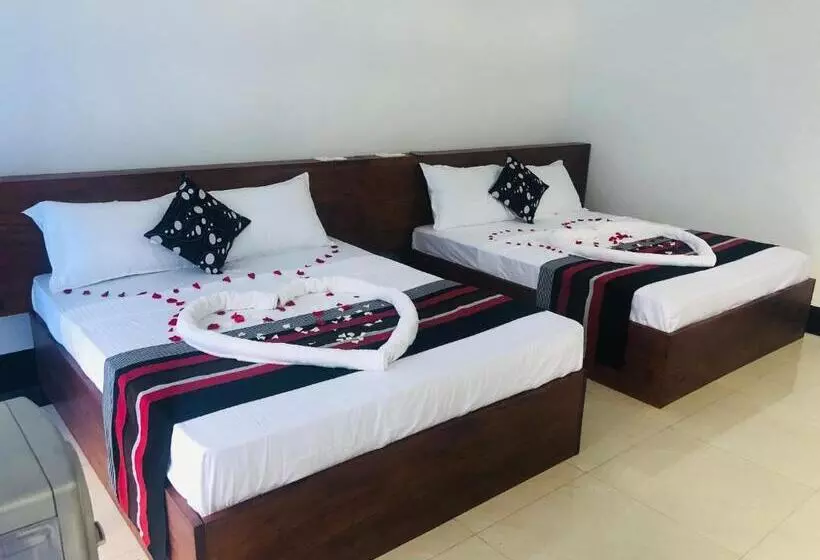 Boo Kirinda Holiday Resort