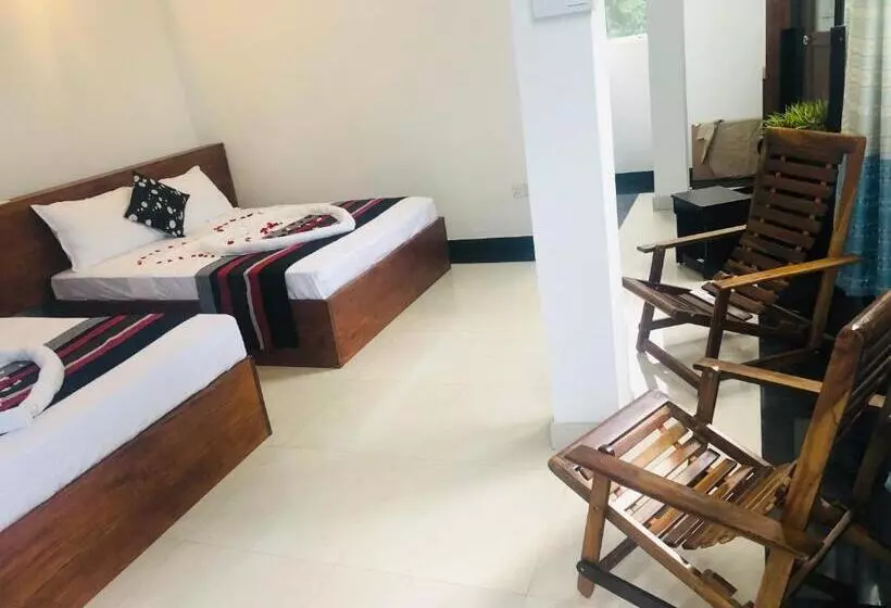 Boo Kirinda Holiday Resort