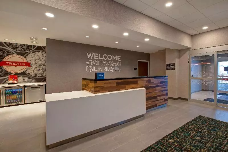 هتل Hampton Inn By Hilton Brockville