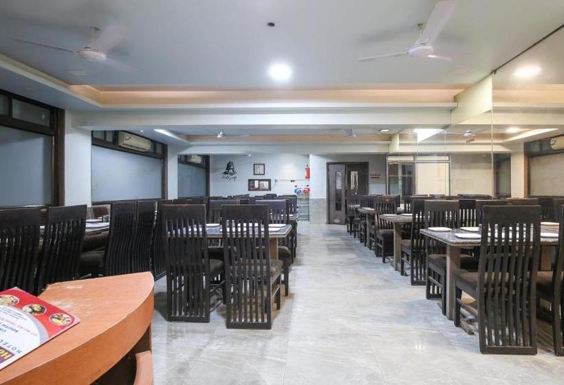 فندق Oyo 65942 Moon Light