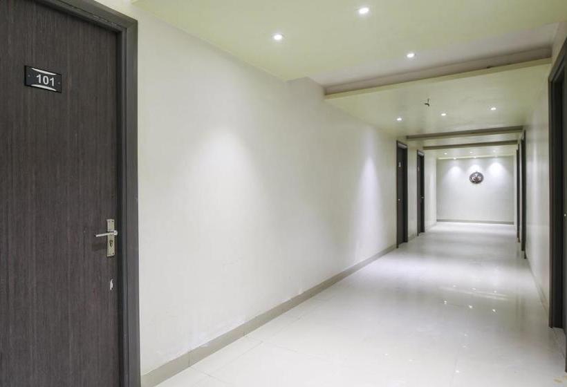 فندق Oyo 65942 Moon Light