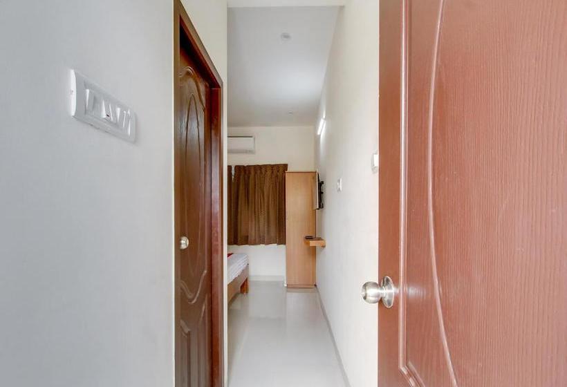 Hotel Oyo 75753 Crescent Lodge