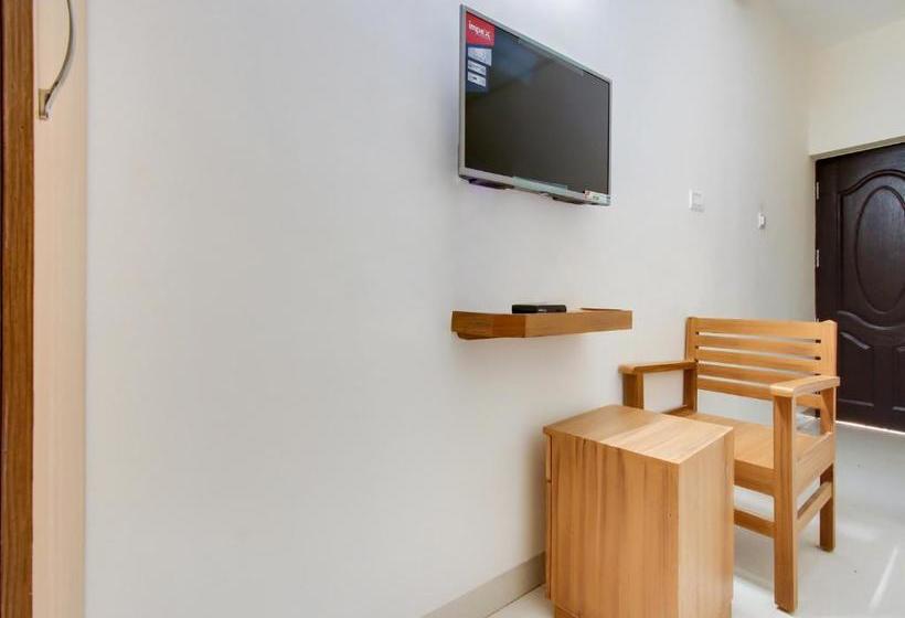 Hotel Oyo 75753 Crescent Lodge