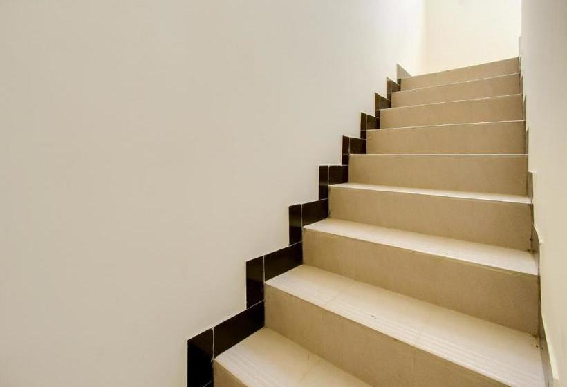 Hotel Oyo 75753 Crescent Lodge