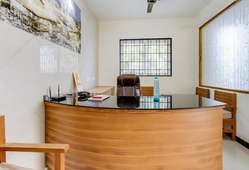 Hotel Oyo 75753 Crescent Lodge