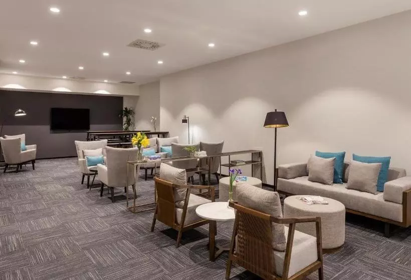 هتل Room @ 89 Courtenay Place