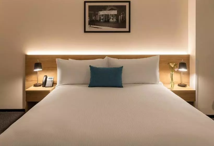 هتل Room @ 89 Courtenay Place