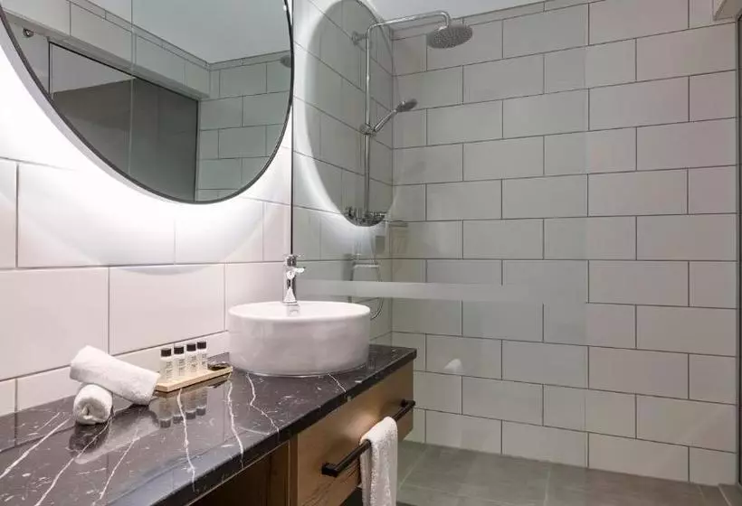 هتل Room @ 89 Courtenay Place