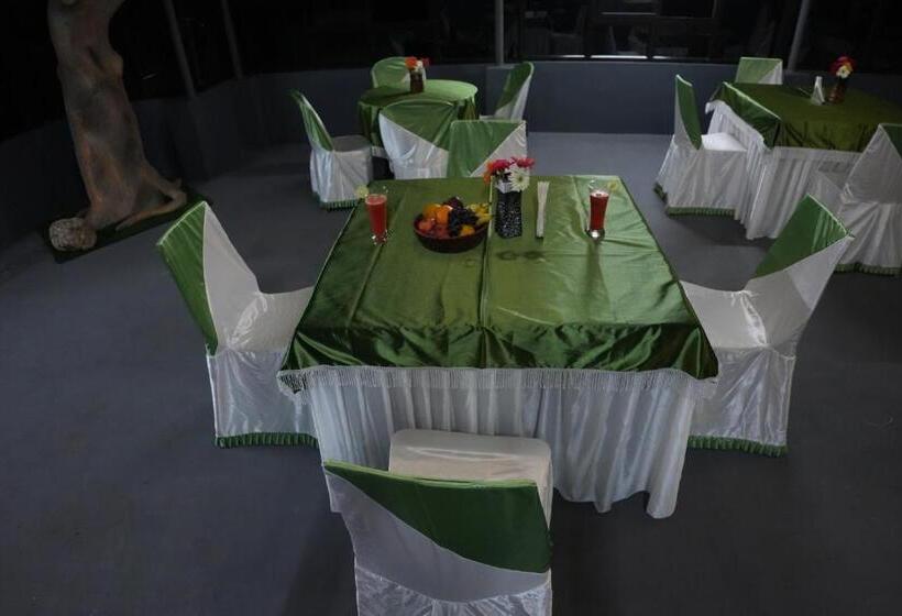 בית מלון כפרי Vaga Mist Resort Vagamon