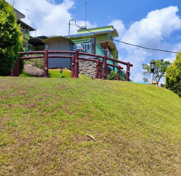 בית מלון כפרי Vaga Mist Resort Vagamon