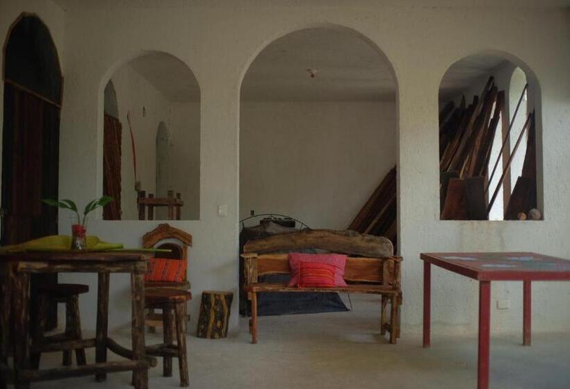 Пансион Near Lake Hostal