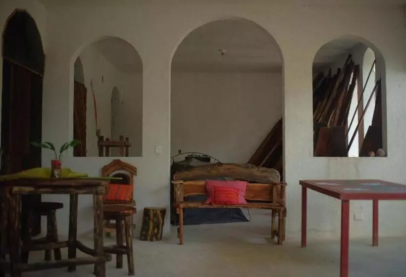 Majatalo Near Lake Hostal